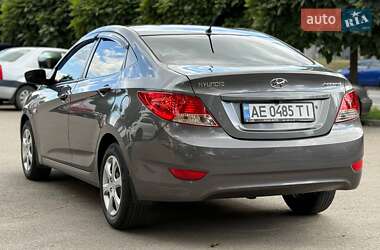 Седан Hyundai Accent 2013 в 
