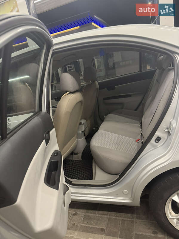 Седан Hyundai Accent 2008 в Дніпрі