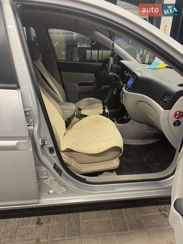 Седан Hyundai Accent 2008 в Дніпрі