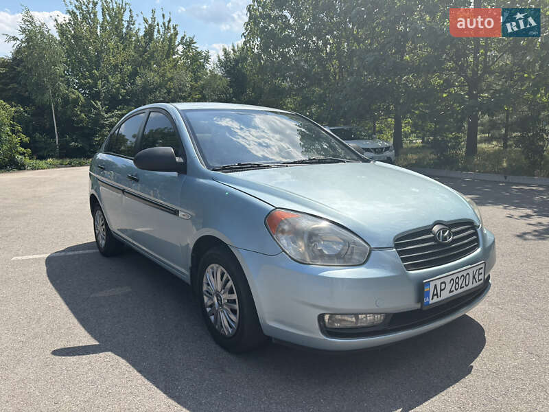Hyundai Accent 2010