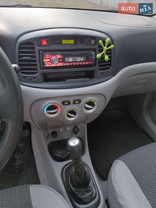 Седан Hyundai Accent 2006 в Чернігові