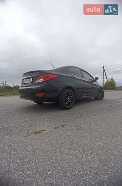 Седан Hyundai Accent 2013 в 