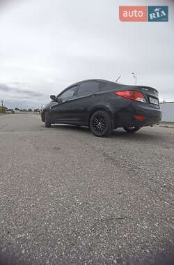 Седан Hyundai Accent 2013 в 