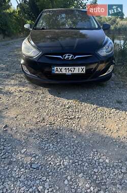 Хетчбек Hyundai Accent 2013 в Дніпрі