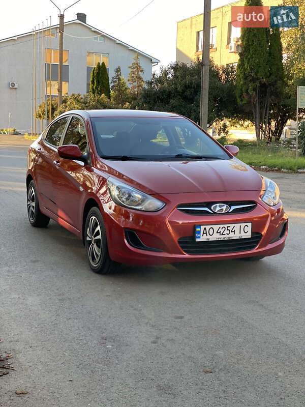 Седан Hyundai Accent 2011 в Мукачево