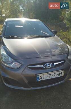 Седан Hyundai Accent 2013 в Новгород-Северском