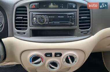 Седан Hyundai Accent 2010 в 