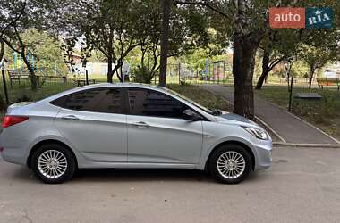 Седан Hyundai Accent 2011 в 