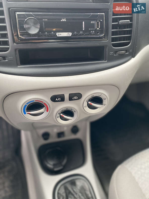 Седан Hyundai Accent 2008 в Конотопе