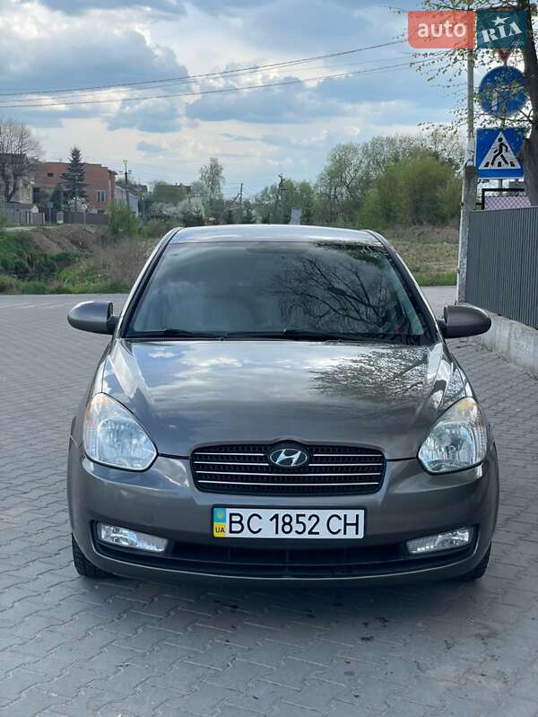 Седан Hyundai Accent 2010 в Львове