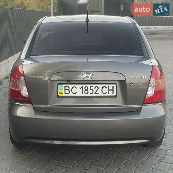 Седан Hyundai Accent 2010 в Львове