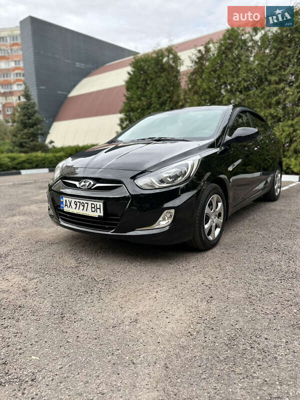 Hyundai Accent 2012