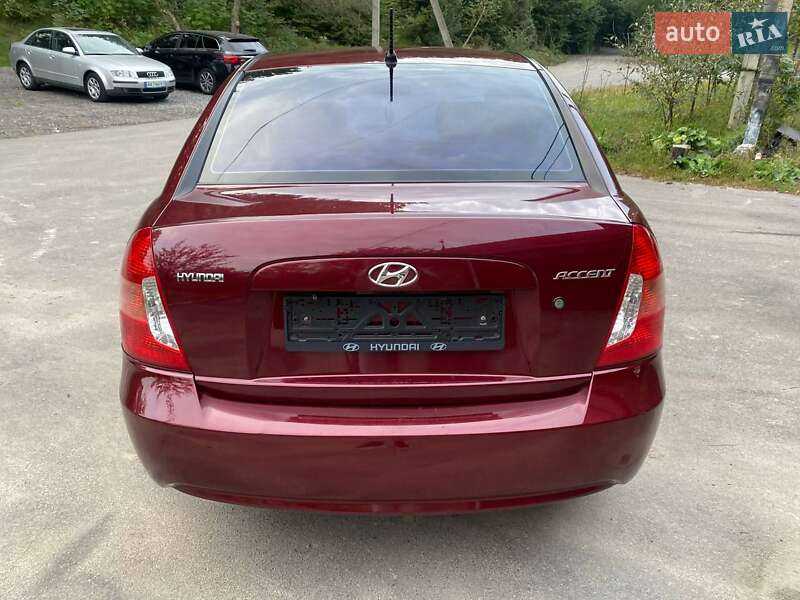 Седан Hyundai Accent 2010 в Виннице