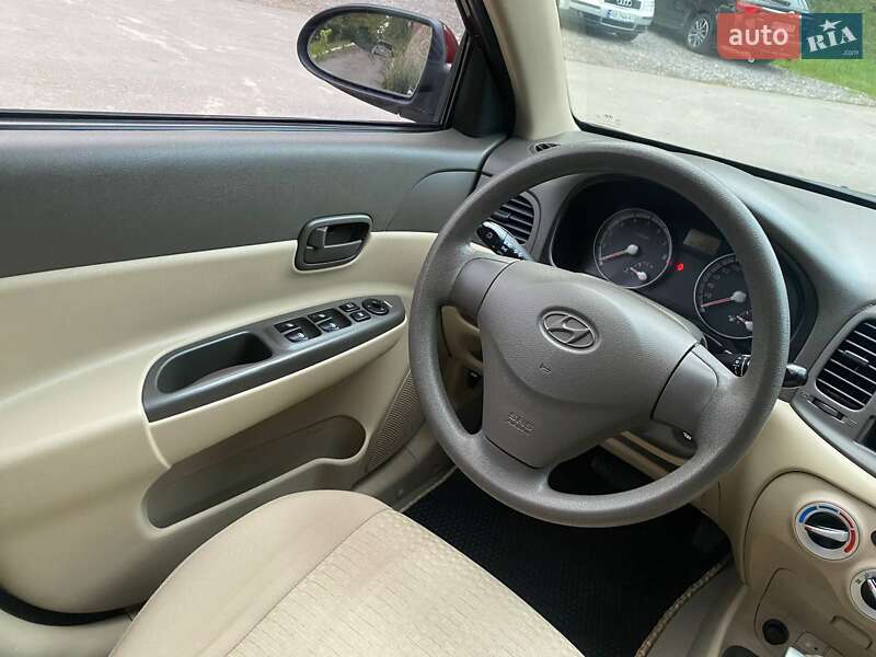 Седан Hyundai Accent 2010 в Виннице