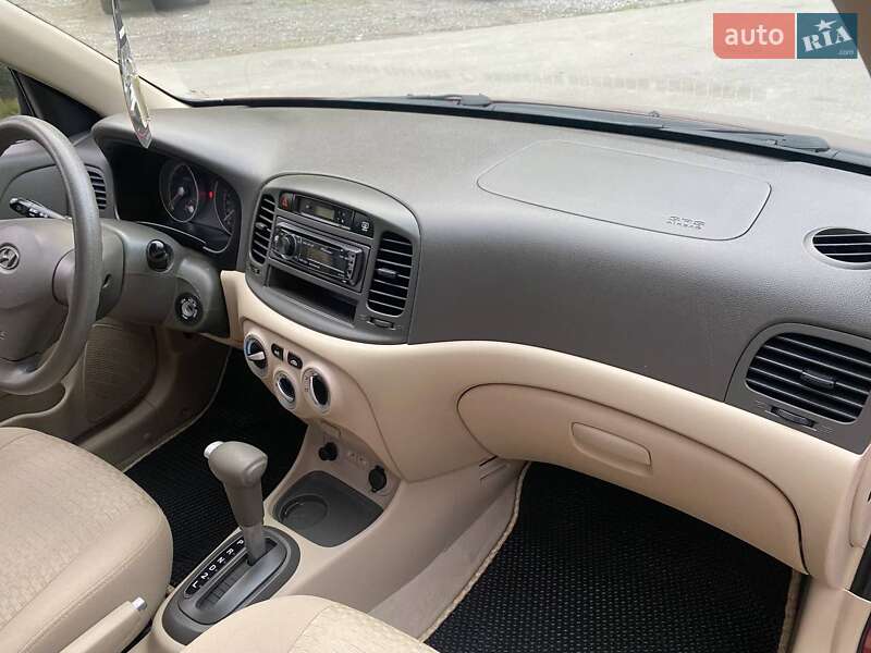 Седан Hyundai Accent 2010 в Виннице