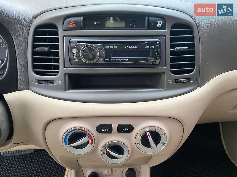 Седан Hyundai Accent 2010 в Виннице