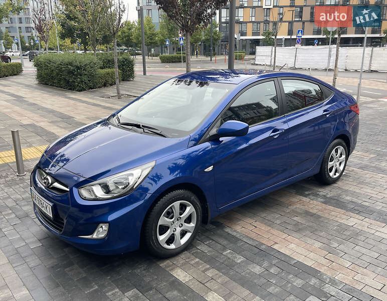 Hyundai Accent 2011