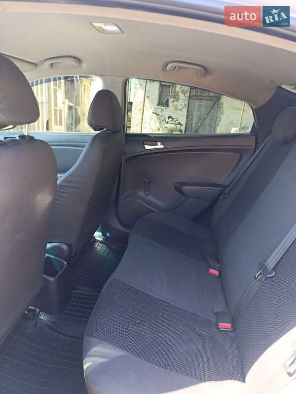 Седан Hyundai Accent 2011 в Кривом Роге