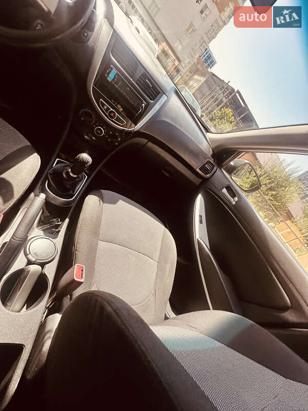Седан Hyundai Accent 2012 в Ивано-Франковске фото 21 Седан Hyundai Accent 2012 в Ивано-Франковске
