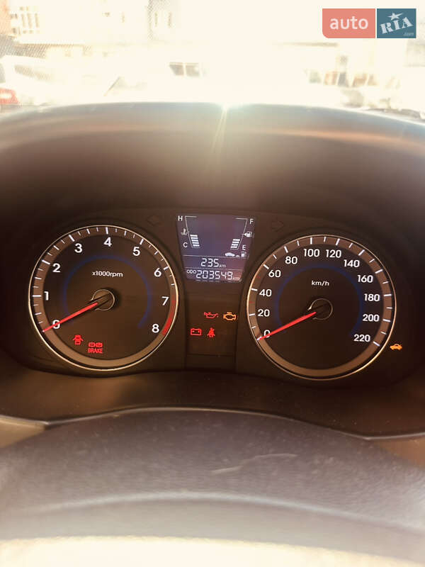 Седан Hyundai Accent 2012 в Ивано-Франковске фото 25 Седан Hyundai Accent 2012 в Ивано-Франковске