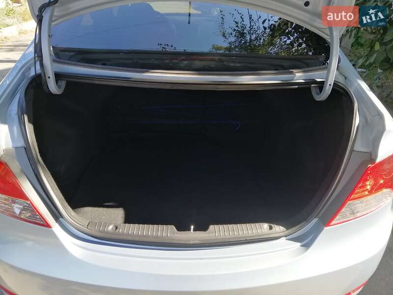 Седан Hyundai Accent 2012 в Запоріжжі