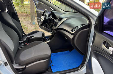 Седан Hyundai Accent 2011 в 