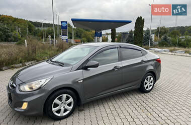 Седан Hyundai Accent 2013 в Могилів-Подільському