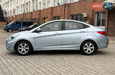 Седан Hyundai Accent 2011 в 