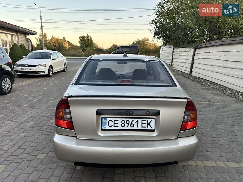 Седан Hyundai Accent 2002 в Черновцах
