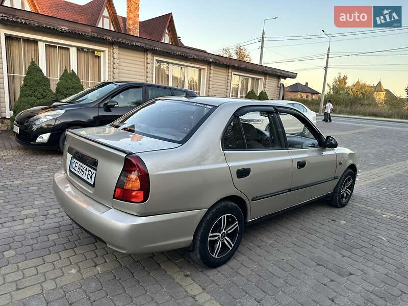 Седан Hyundai Accent 2002 в Черновцах