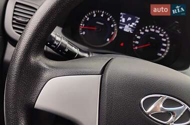 Седан Hyundai Accent 2011 в 
