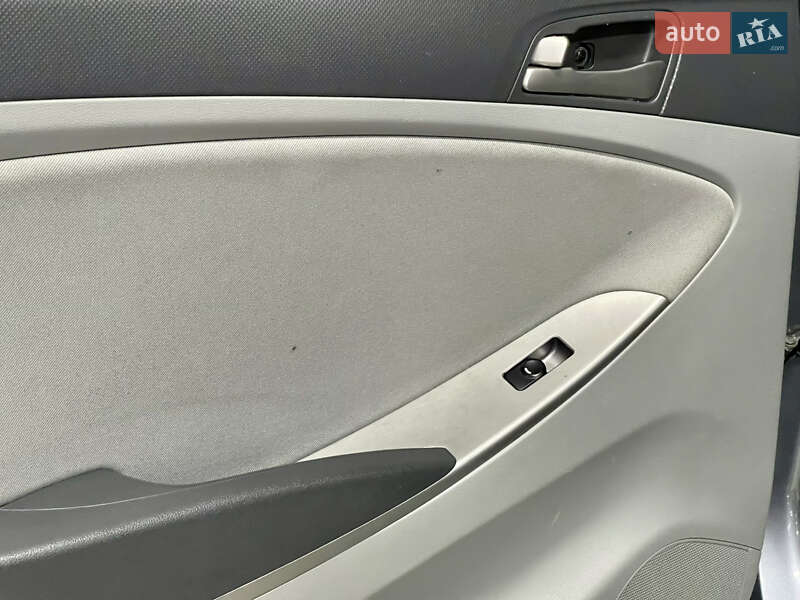 Седан Hyundai Accent 2016 в Киеве фото 18 Седан Hyundai Accent 2016 в Киеве