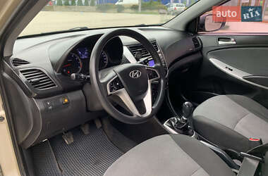 Седан Hyundai Accent 2013 в 