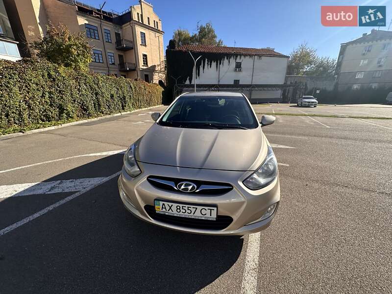 Седан Hyundai Accent 2012 в 