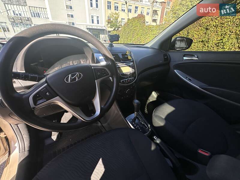 Седан Hyundai Accent 2012 в Киеве