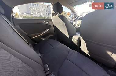 Седан Hyundai Accent 2012 в 