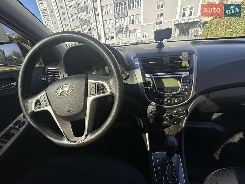 Седан Hyundai Accent 2012 в Киеве