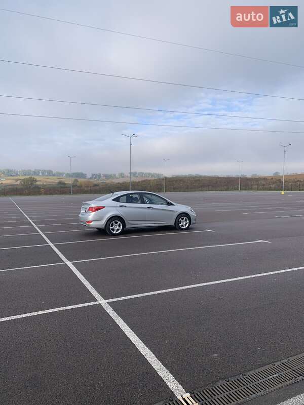 Седан Hyundai Accent 2011 в Ровно фото 3 Седан Hyundai Accent 2011 в Ровно