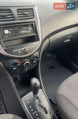 Седан Hyundai Accent 2011 в 
