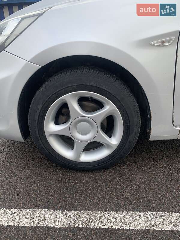 Седан Hyundai Accent 2011 в Ровно фото 11 Седан Hyundai Accent 2011 в Ровно