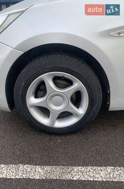Седан Hyundai Accent 2011 в 
