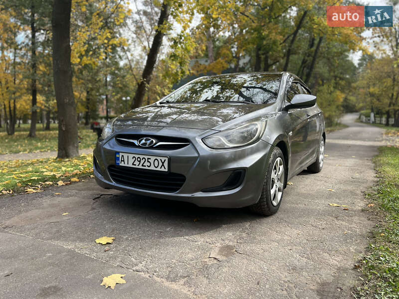 Hyundai Accent 2013