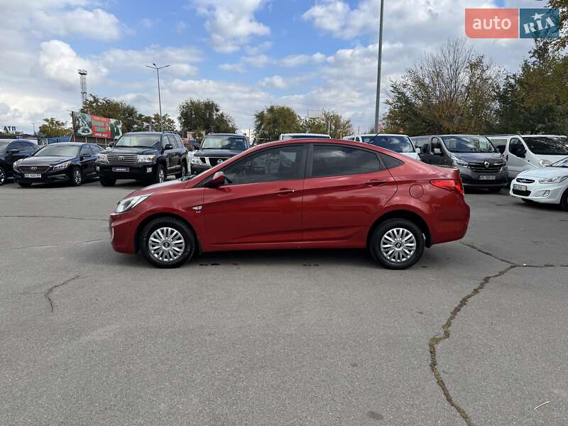 Седан Hyundai Accent 2011 в Днепре