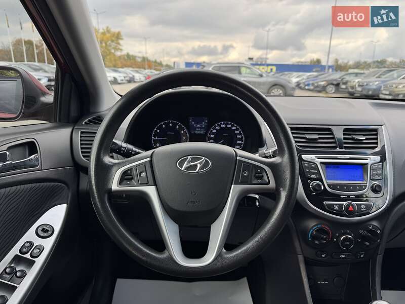 Седан Hyundai Accent 2011 в Днепре