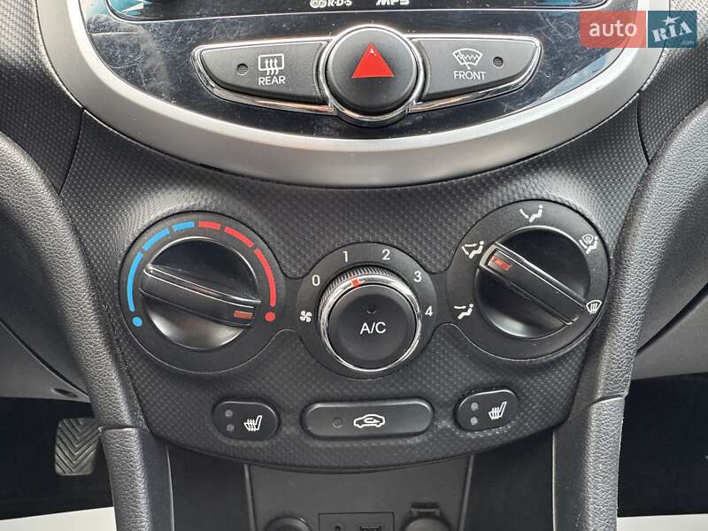 Седан Hyundai Accent 2011 в Днепре