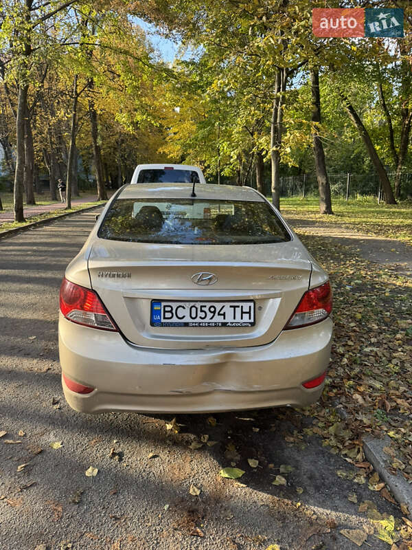 Седан Hyundai Accent 2012 в Киеве