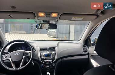 Седан Hyundai Accent 2015 в 