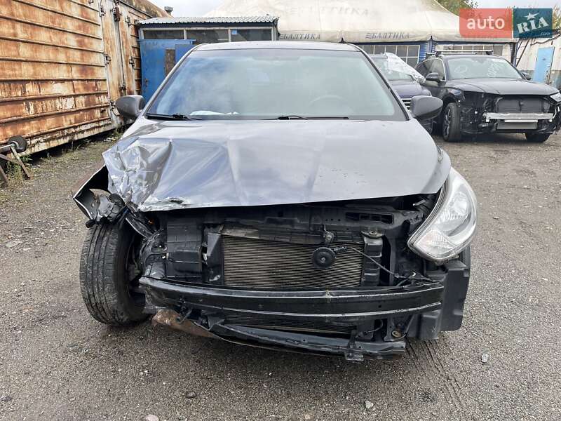 Хэтчбек Hyundai Accent 2014 в Киеве