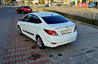 Седан Hyundai Accent 2013 в 