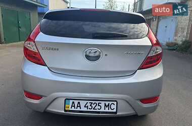 Хэтчбек Hyundai Accent 2012 в 